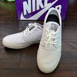 Nike Men's White Canvas Sneakers